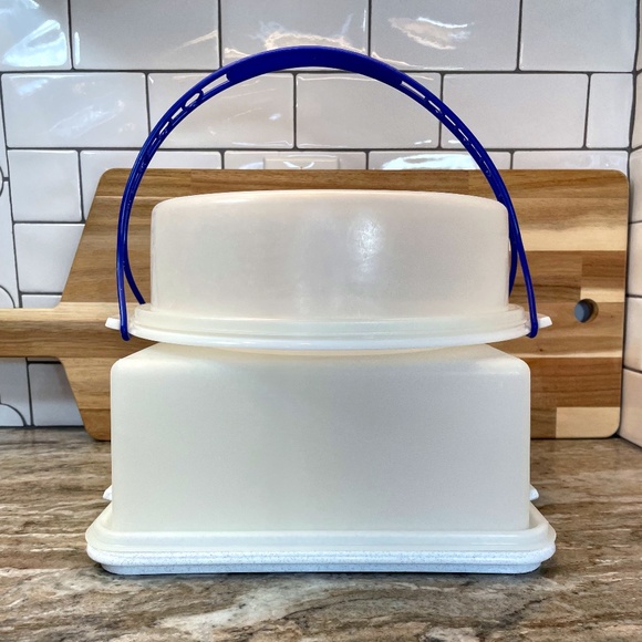 Tupperware White Pie Taker #719 & Speckled Square Cake Taker #1241 & Blue Handle - Picture 1 of 13